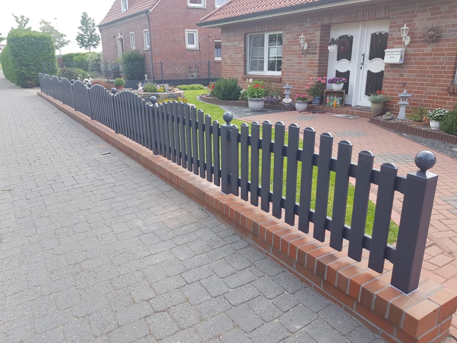 WPC Zaun mit integriertem Tor